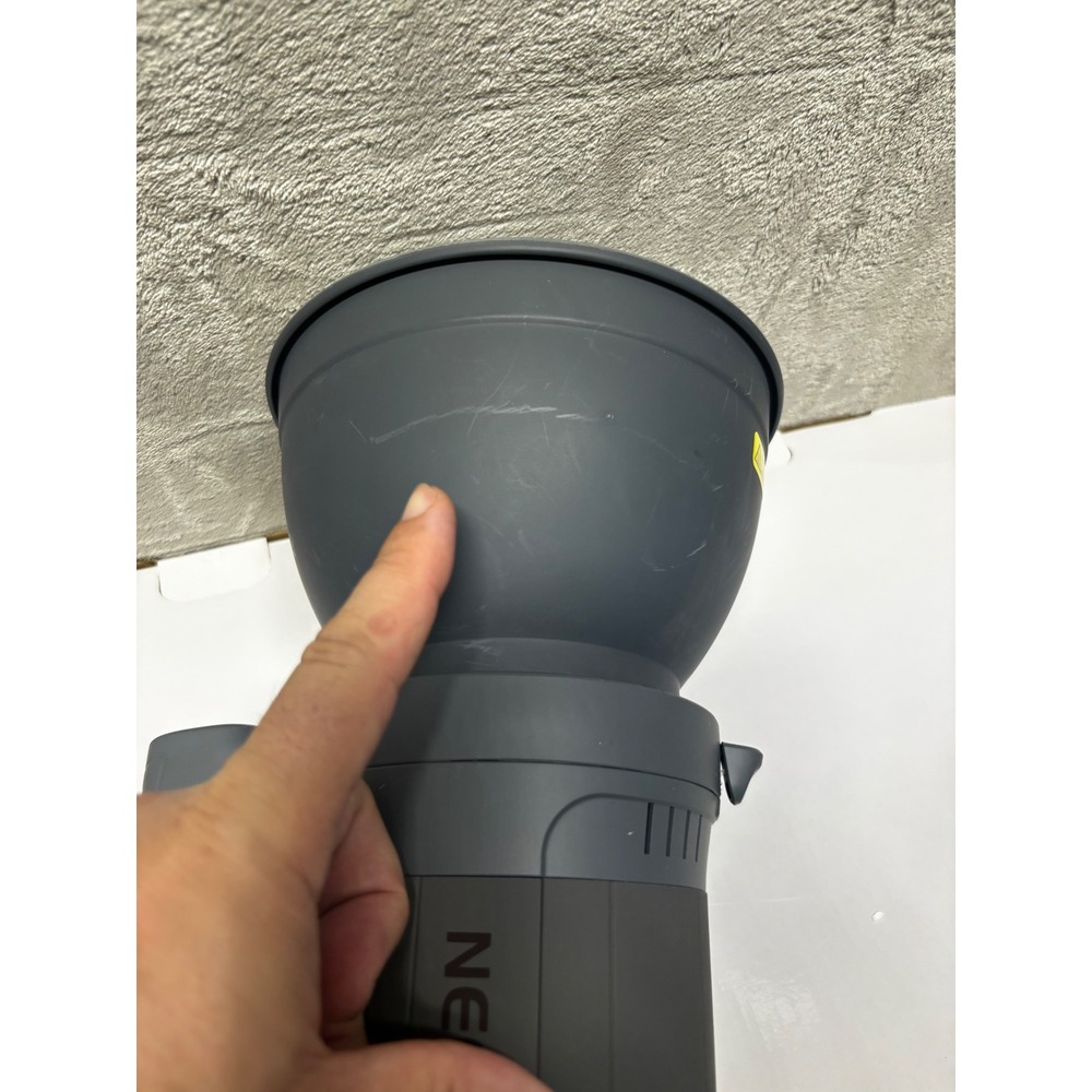 Neewer Vision4 Studio Flash Wireless Strobe VC-816TX Transmitter w/ battery - Picture 8 of 9